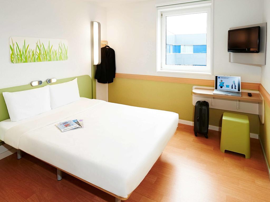 Hotel Inn Design Issoudun Exteriör bild